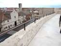 Paseo de ronda o adarve desde la puerta de San Basilio hasta el castillo